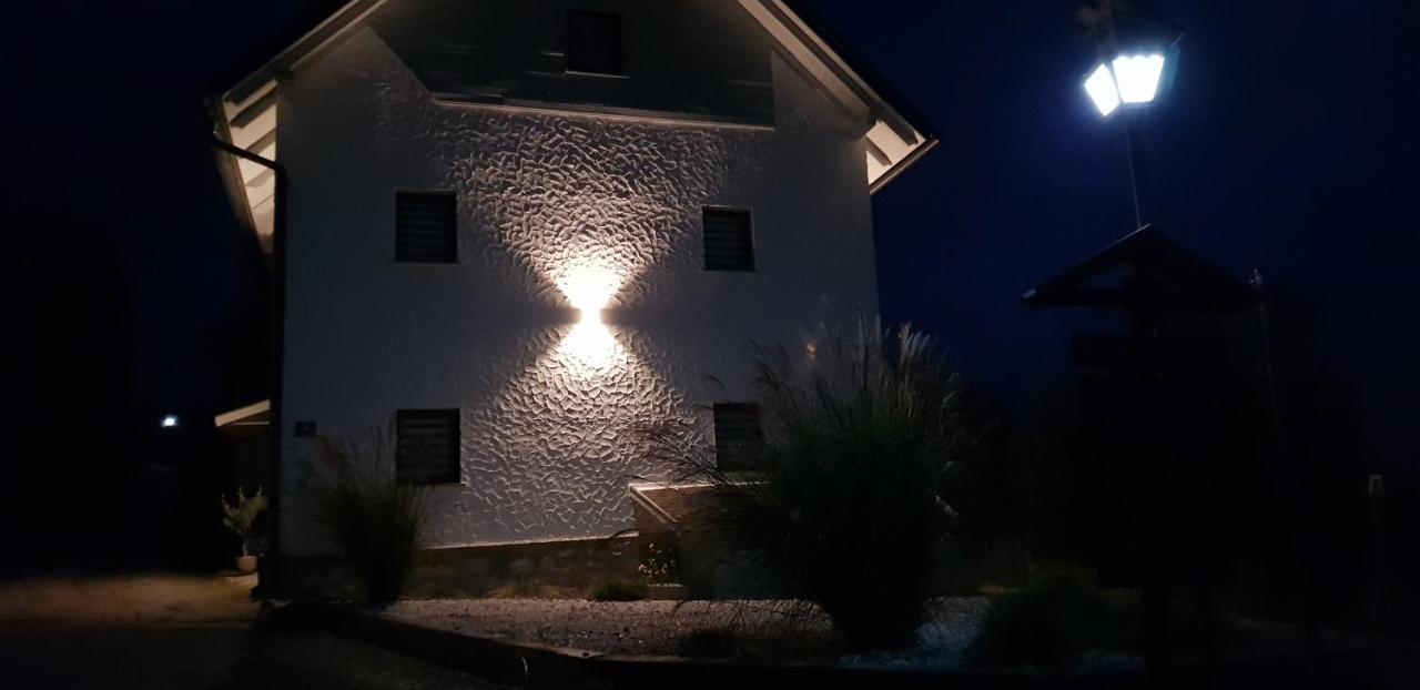 Ambiente Ferienapartments Julienhoehe Niederdorf (Carinthia) Exterior foto